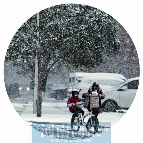 郑州大雪致机场关闭高铁晚点 地铁“暴涨”3万人次