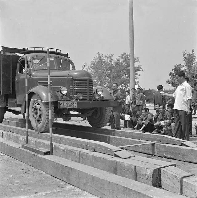 老摄影记者镜头中的昔日中国