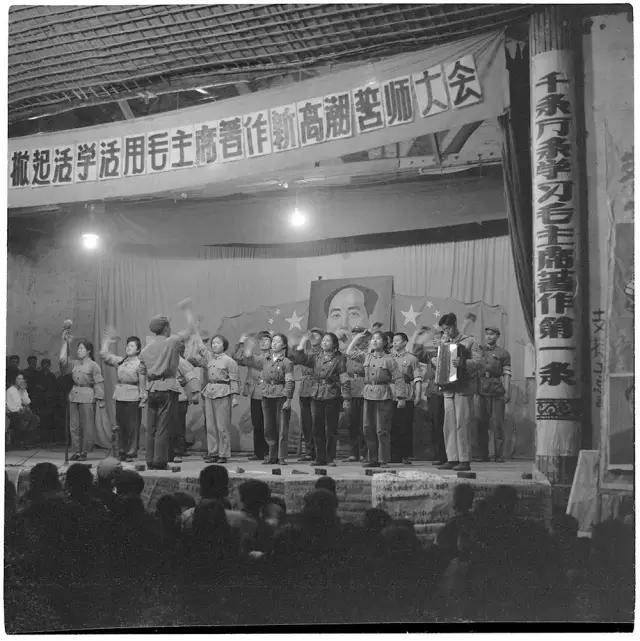 老摄影记者镜头中的昔日中国