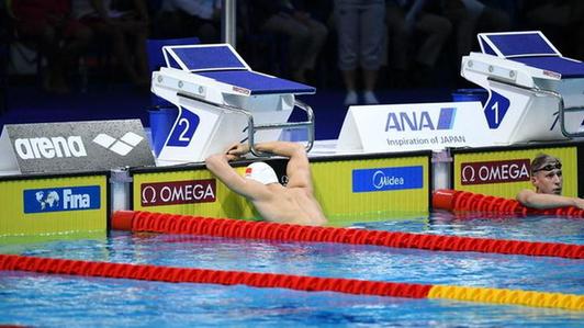 孙杨800自无缘奖牌 赛后掩面痛哭