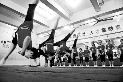 戏曲进校园,要跨过哪些坎儿