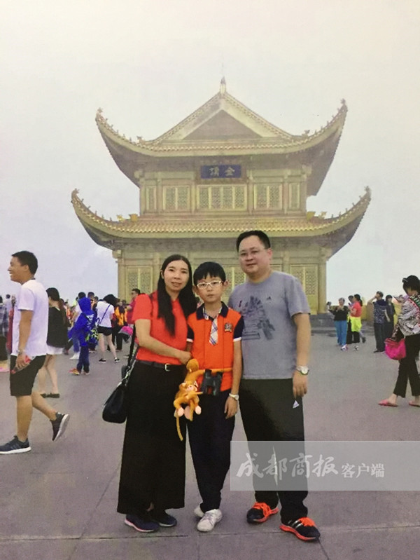 高中老师早出晚归难陪儿 父子俩靠上百张留言条交流