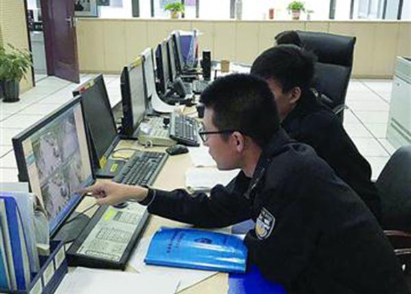 警察救助嫌犯儿子 最初因亲手抓其父被孩子抵触