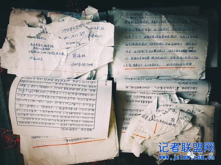 涉毒孤儿:讨厌关于父母的命题作文 只能看照片编