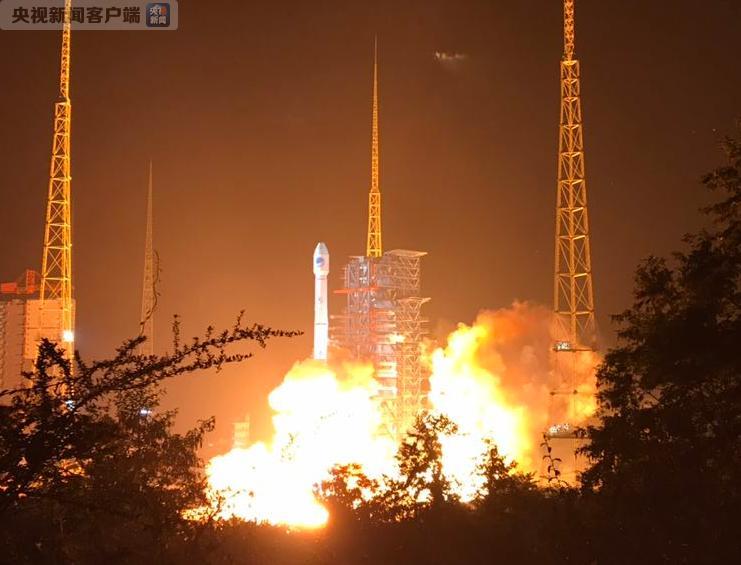 中国采取一箭双星方式首次发射北斗三号组网卫星