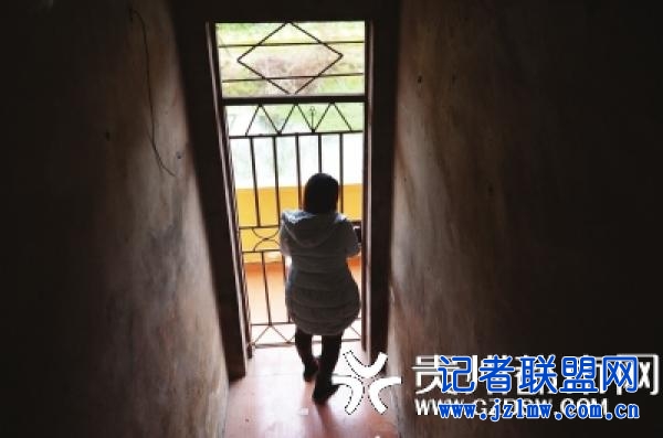 女子熟睡中遭同居男子家暴:6岁女儿颅骨被锤变形