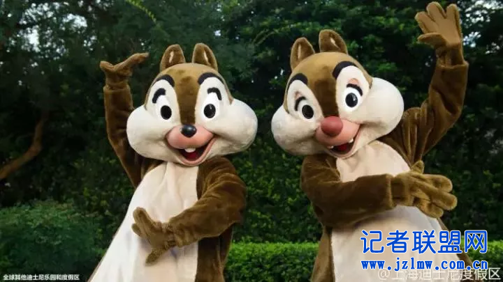 迪士尼蒂蒂被女子打出脑震荡?真以为它不是人啊