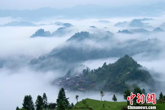 贵州省雷山县的村寨 雷山县宣传部供图 摄