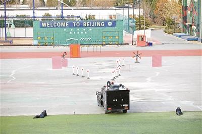北京特警在反恐演习中进行实弹射击 供图/北京公安