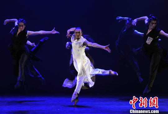 大辫子舞者滕爱民的西行路