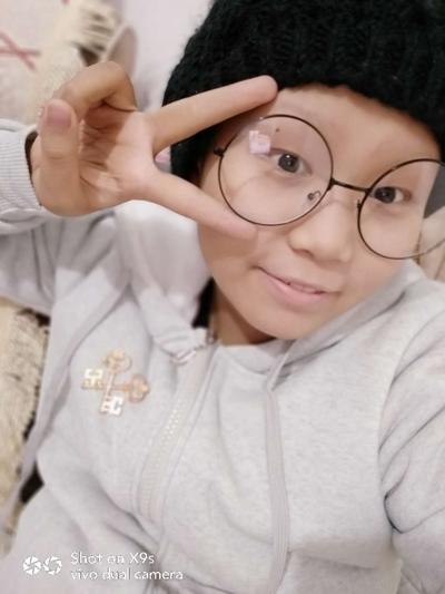 13岁少女被确诊患恶性肿瘤笑面人生成小明星