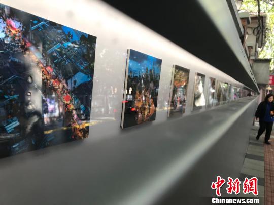 3厘米缝隙看老时光上海街头现“微型美术馆”