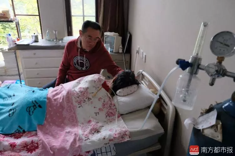 女子整容昏迷9年成植物人 医院被罚3千医生仍执业