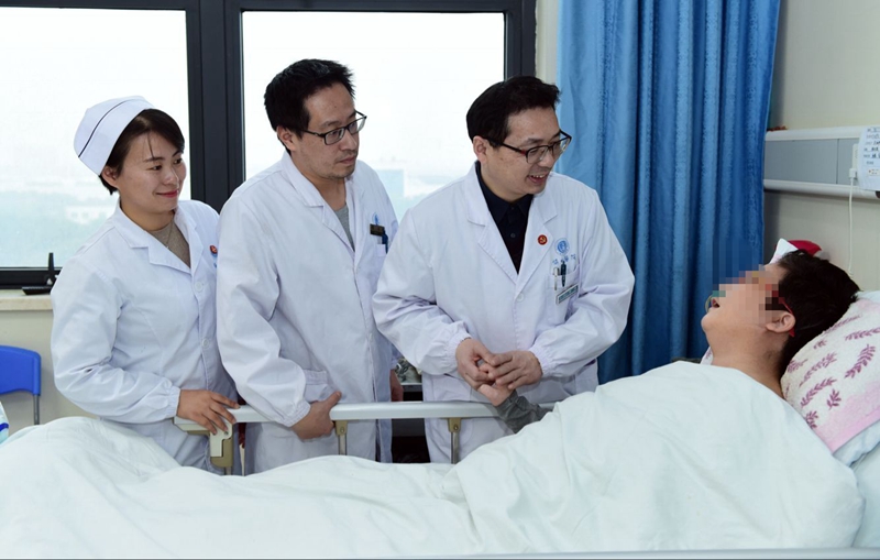 女强人成植物人1年半后被唤醒 醒来后变温柔会撒娇