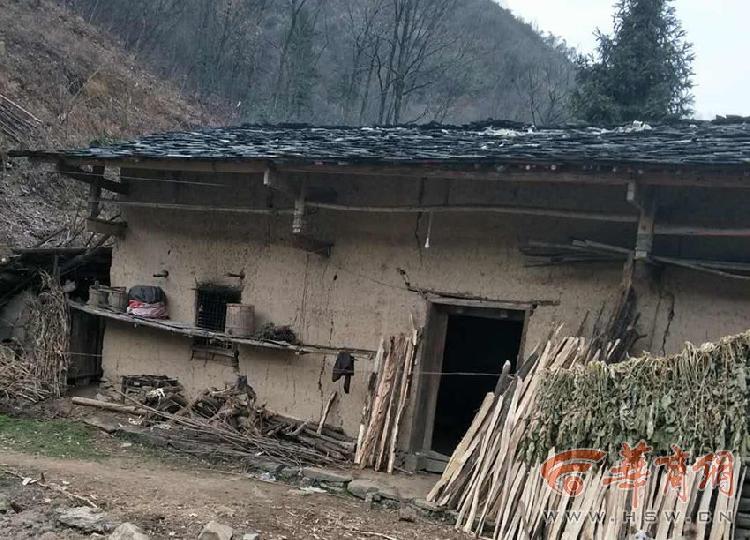 儿子外出打工15年音信全无 老人拒绝搬迁:怕儿子回来找不着