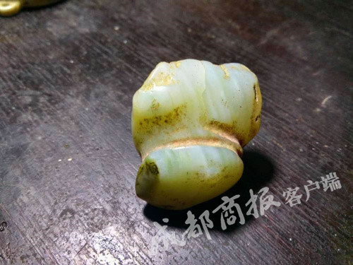 新品种玉?教授白领长江边捡长江玉 有人年入30万