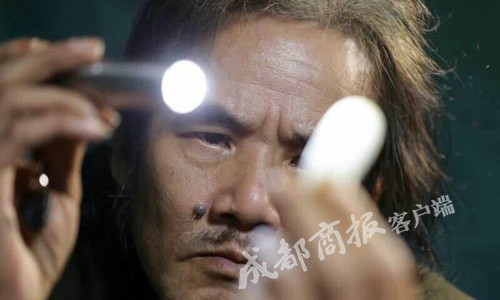 新品种玉?教授白领长江边捡长江玉 有人年入30万