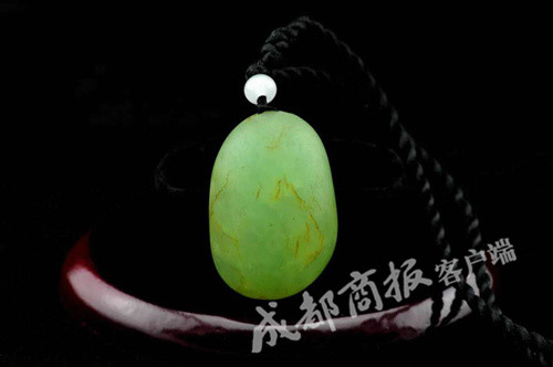 新品种玉?教授白领长江边捡长江玉 有人年入30万