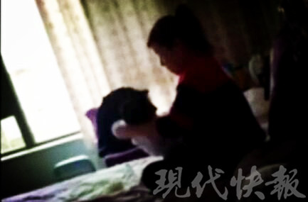 金牌月嫂猛摇抛扔满月婴儿 偷拍录像令妈妈崩溃