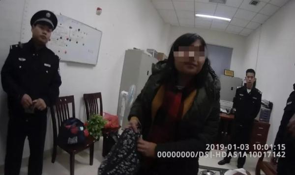 广东女子进高铁站拒绝行李安检:我的青菜怕辐射